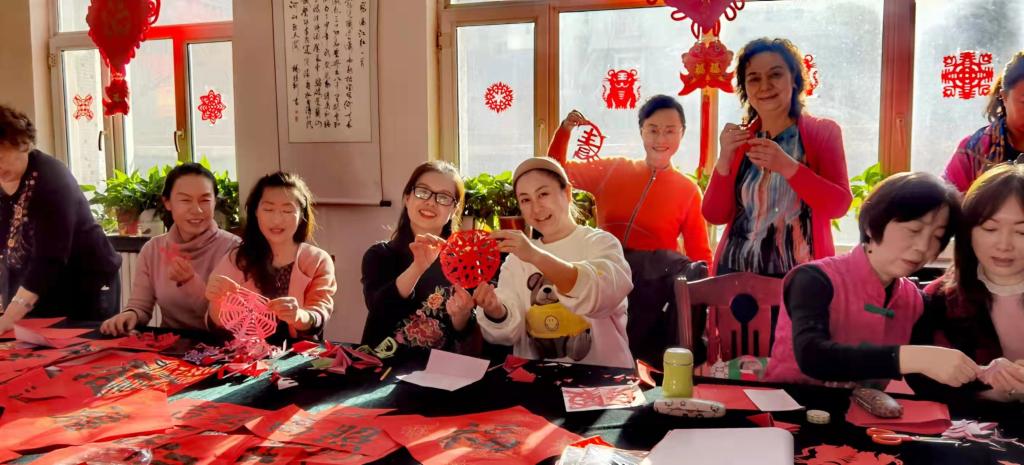 离退休职工中心举办迎新春联谊会