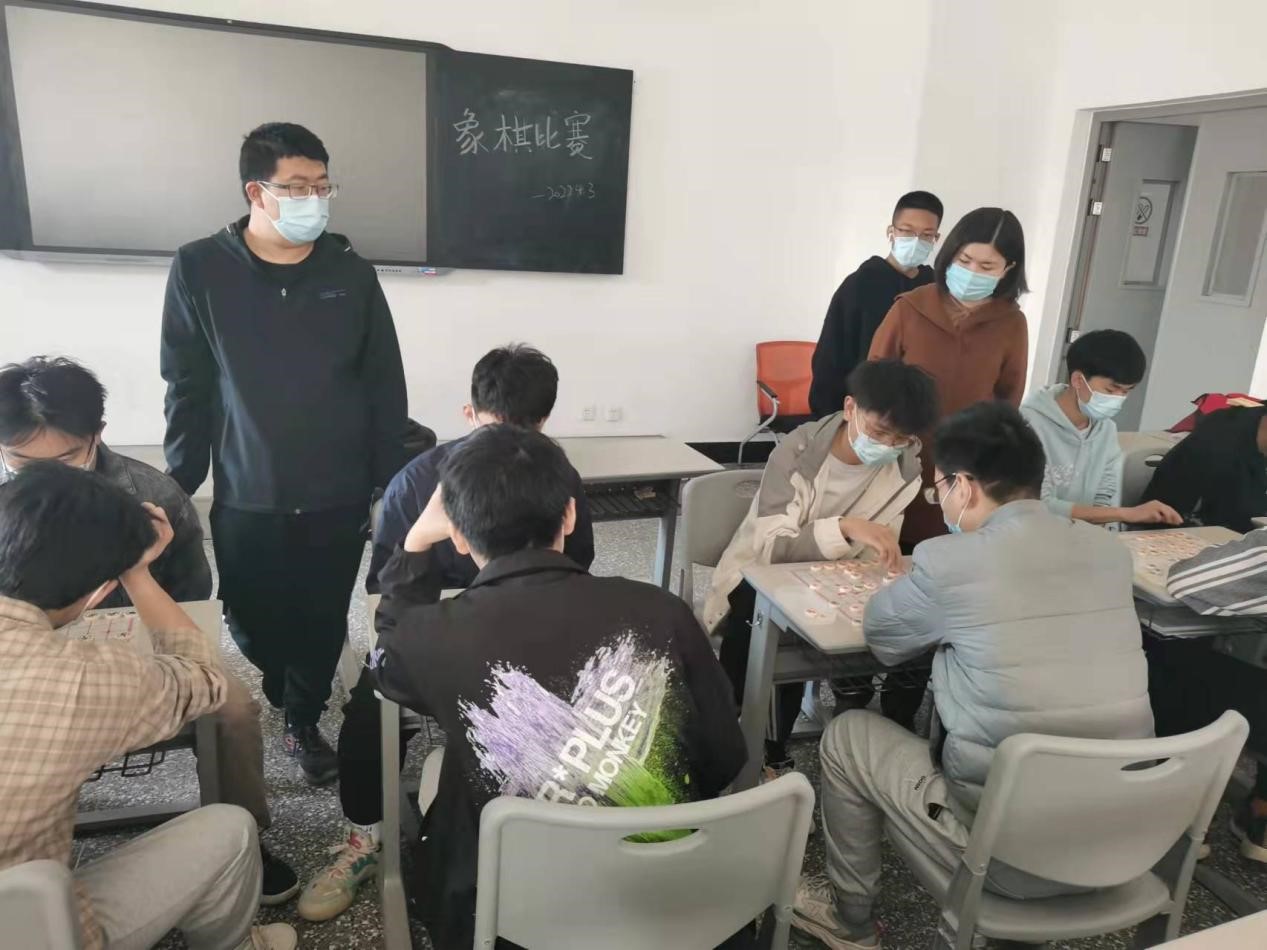 春日畅想 有你精彩——建筑工程学院开展“缅怀先烈 传承红色精神”校园文化系列活动